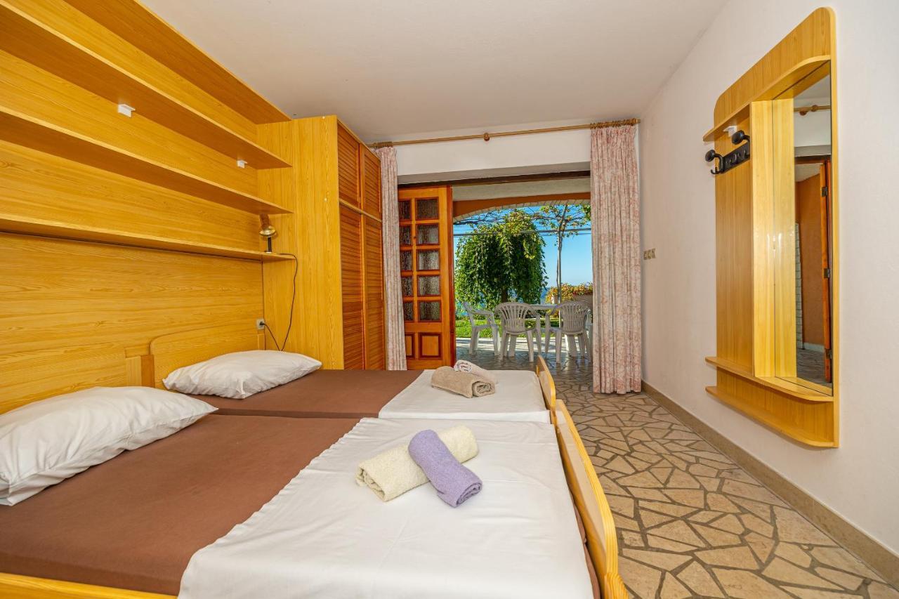 Apartments Francoise Crikvenica Kültér fotó